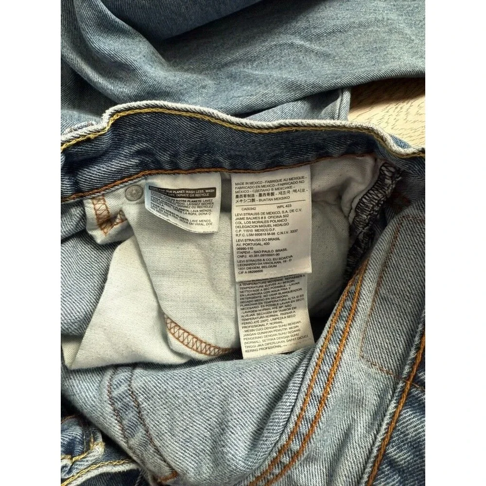 Mens Levi's jeans 560 size 54x30 (28.5 inseam)